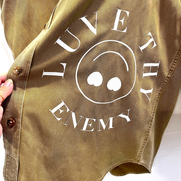 Territory ahead ribbed long sleeve button shirt w/ happy face. Tan/brown. Sz: XL - Picture 2 of 8